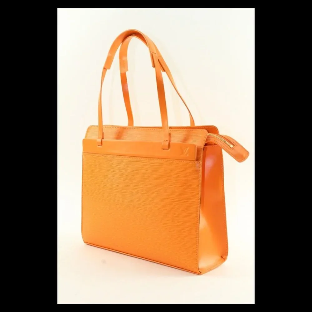 LOUIS VUITTON Orange Epi Leather Croisette Zip Shoulder Bag 1LV1220K